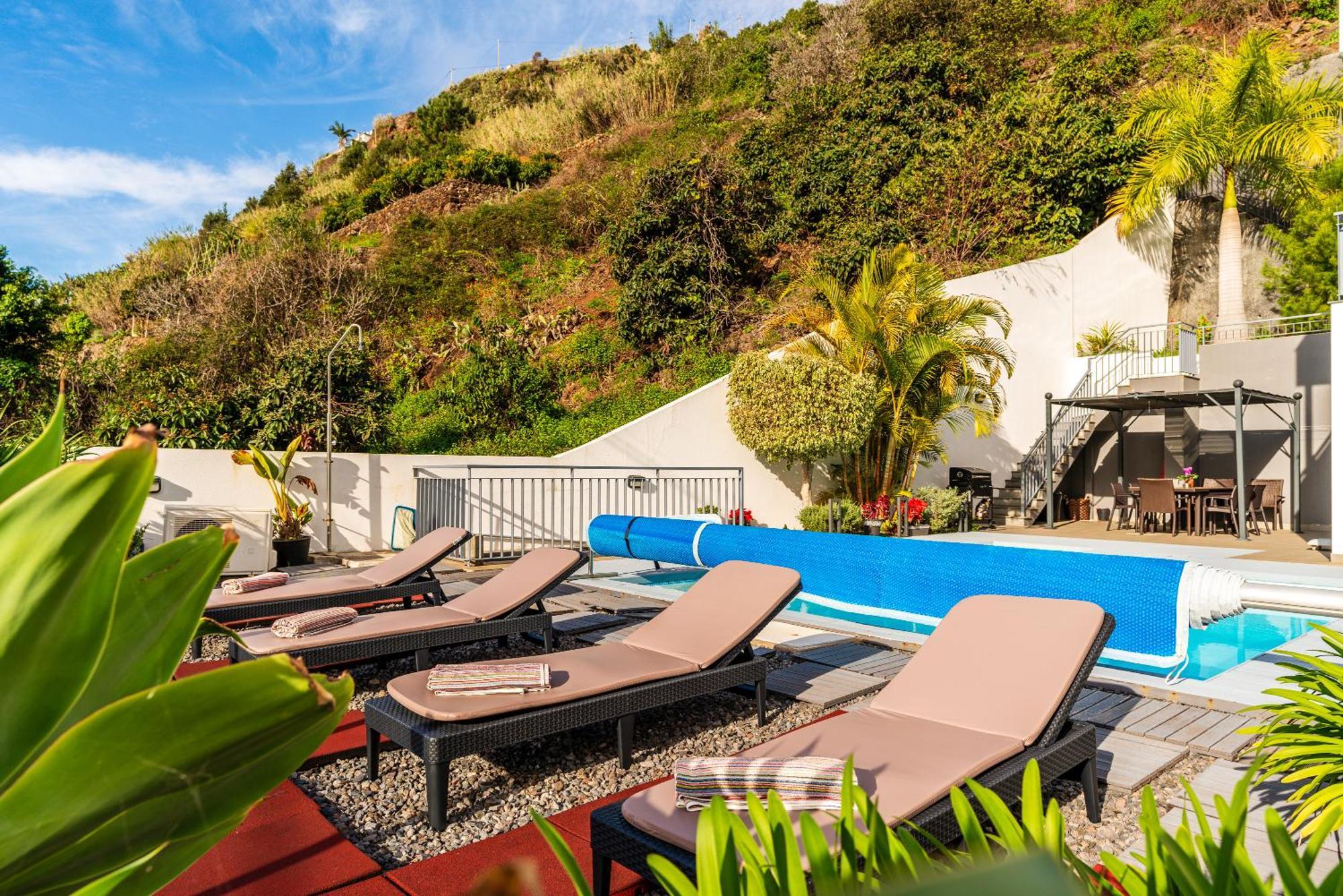 Villa Nunes, Big Holiday House With Private Pool 칼례타 외부 사진