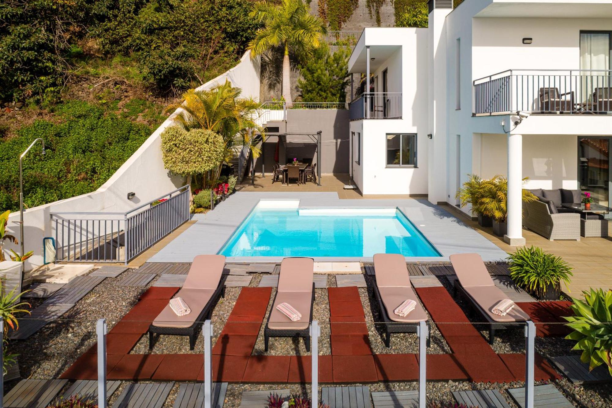Villa Nunes, Big Holiday House With Private Pool 칼례타 외부 사진